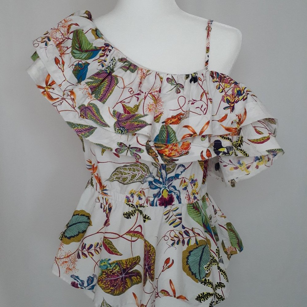 Beautiful one shoulder top